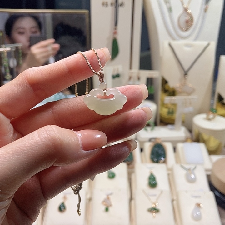 和田玉未镶嵌吊坠(不含链)