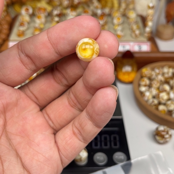 琥珀裸石未镶嵌咕***支34号