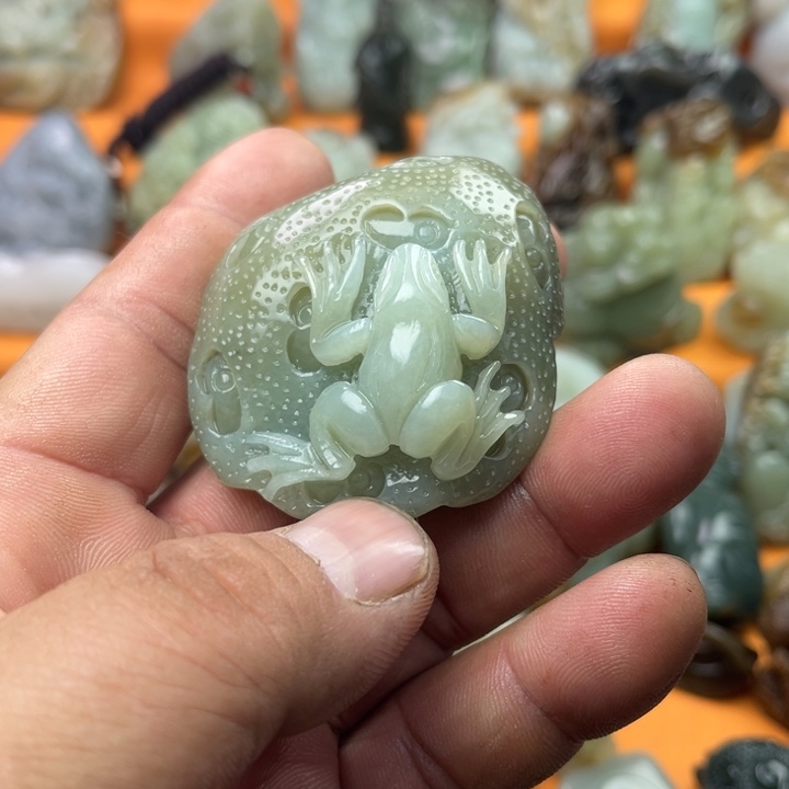 和田玉（糖玉）颈饰未镶嵌