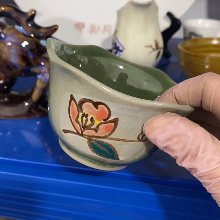 瓷片五厂手绘樱花荷口盏