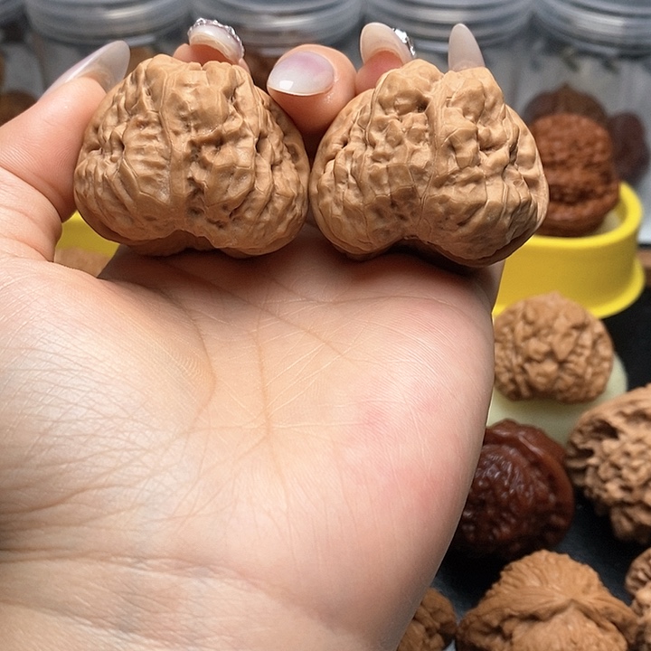 文玩核桃吊坠全品42尺蛤蟆头。25号