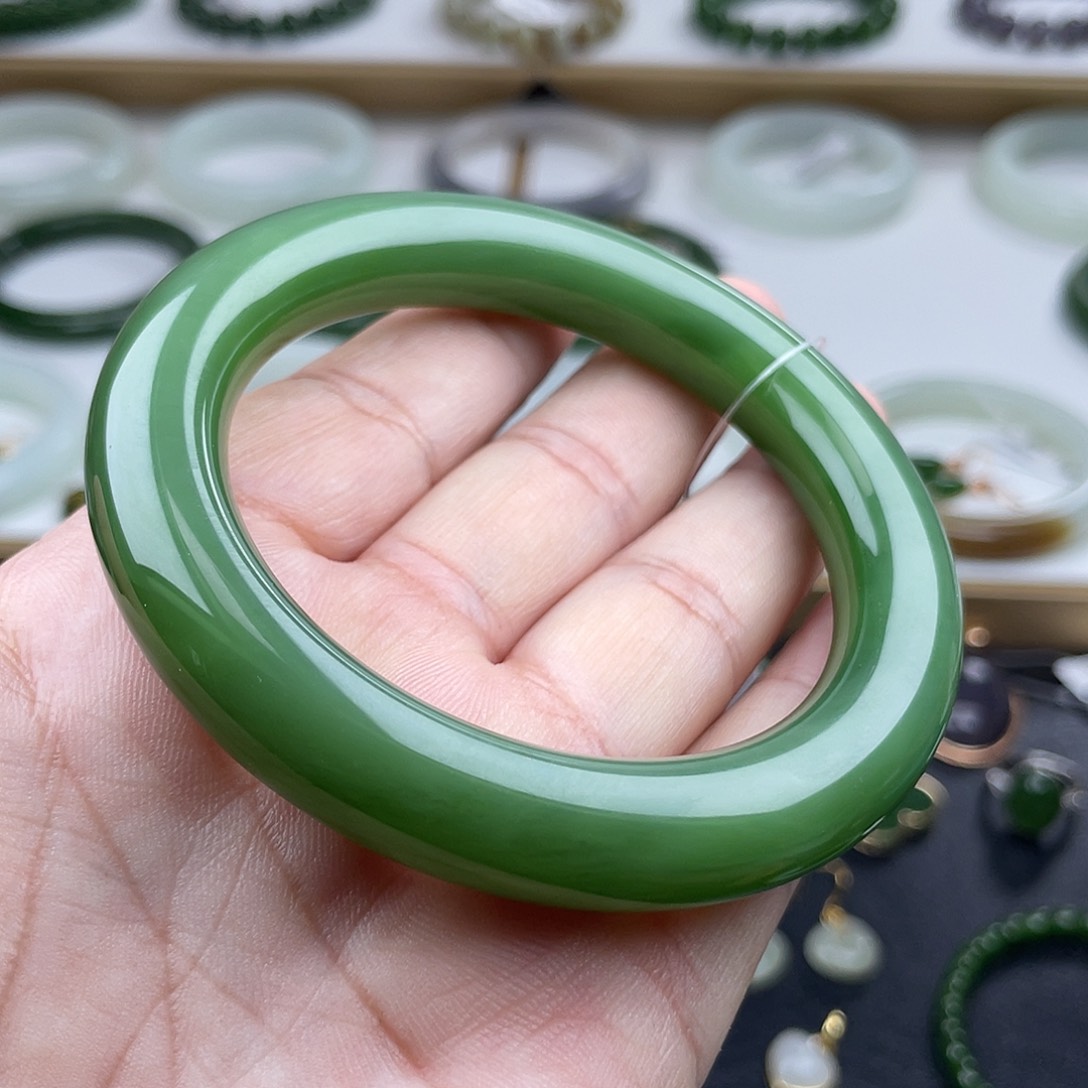 和田玉（碧玉）手镯未镶嵌