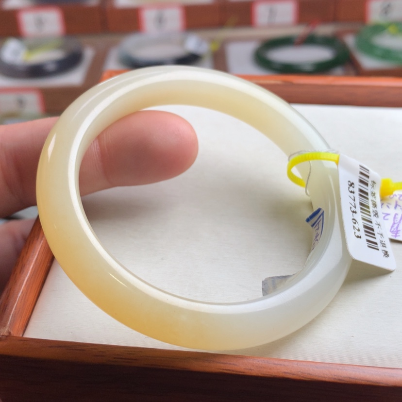 【闪购商品】和田玉手镯未镶嵌53.5