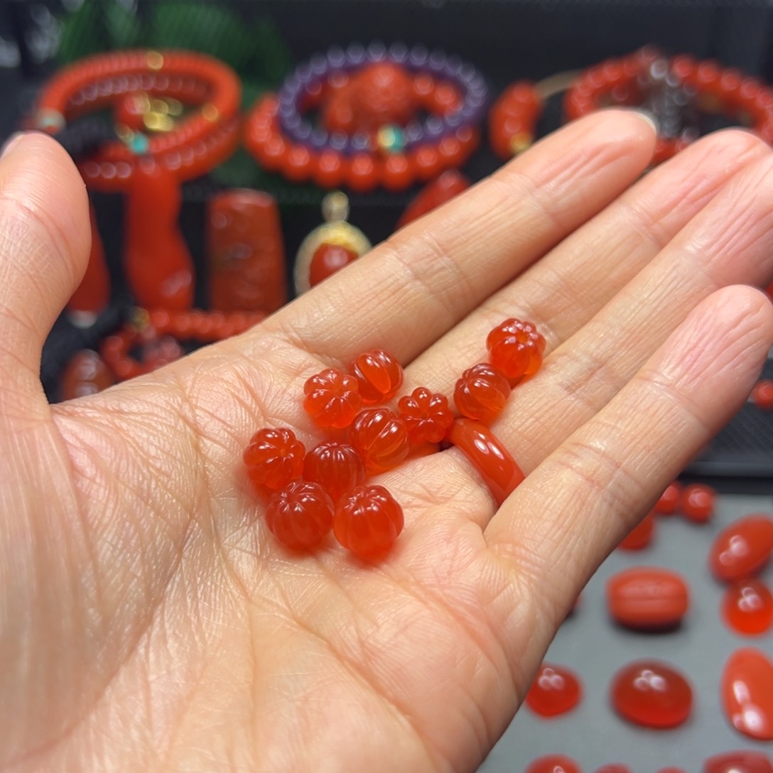 未镶嵌南红玛瑙珠宝奇石