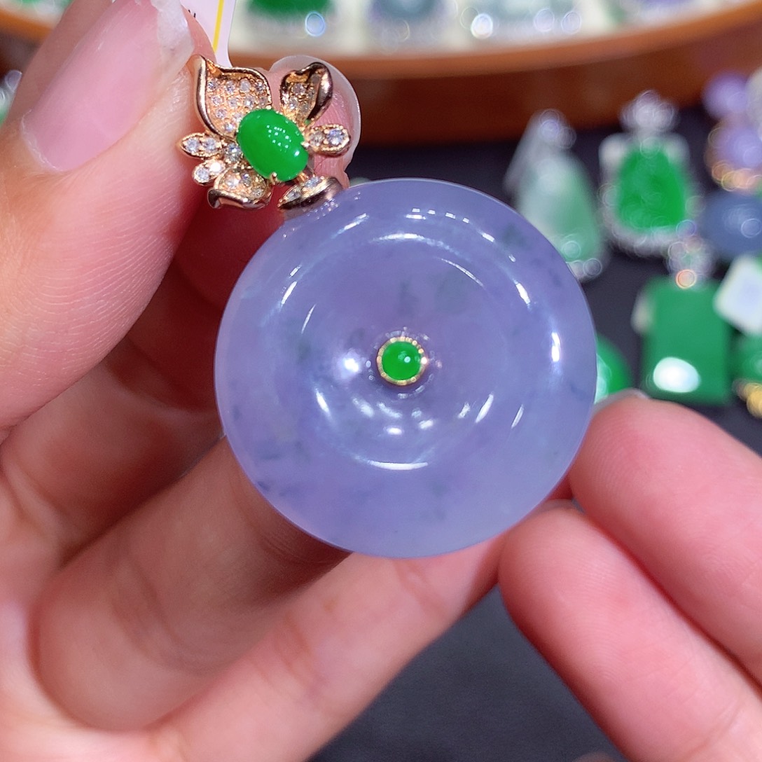 翡翠吊坠(不含链)18K金镶嵌