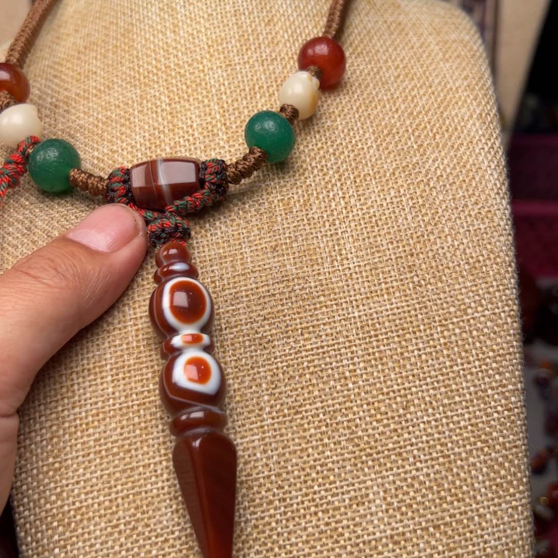 玛瑙/玉髓颈饰未镶嵌