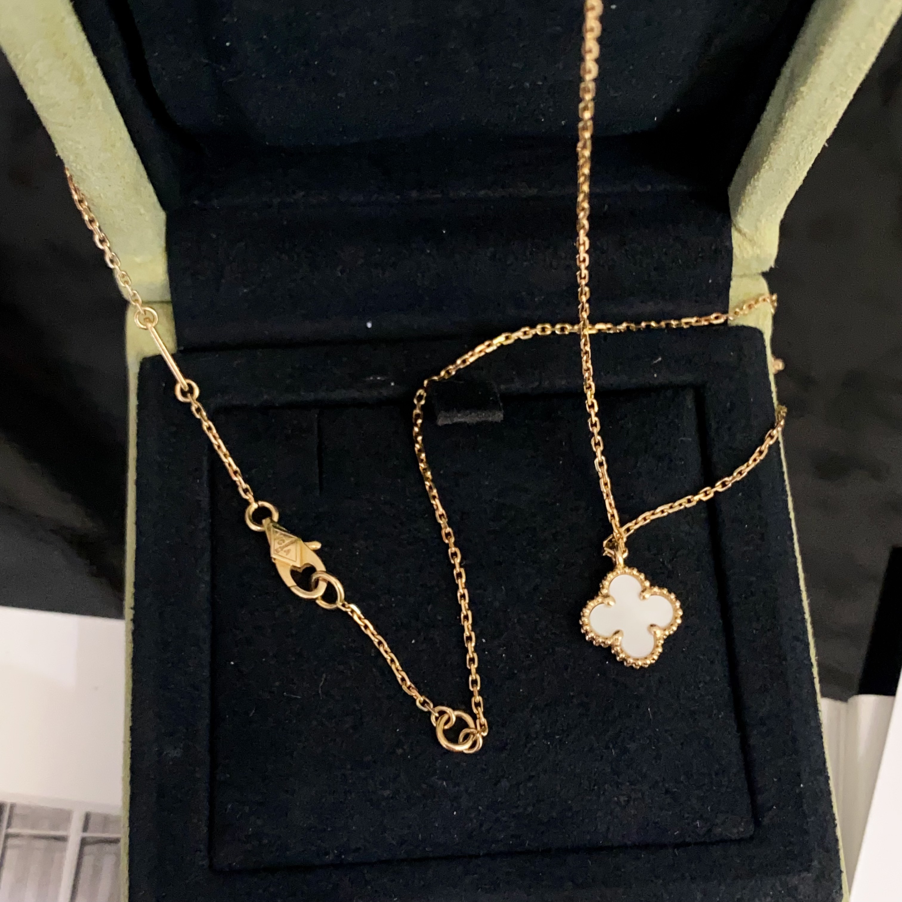 99新 梵克雅宝  vca小白花项链/K黄/22年盒证