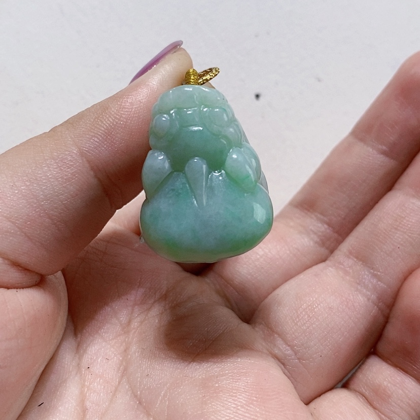 【闪购商品】翡翠未镶嵌颈饰