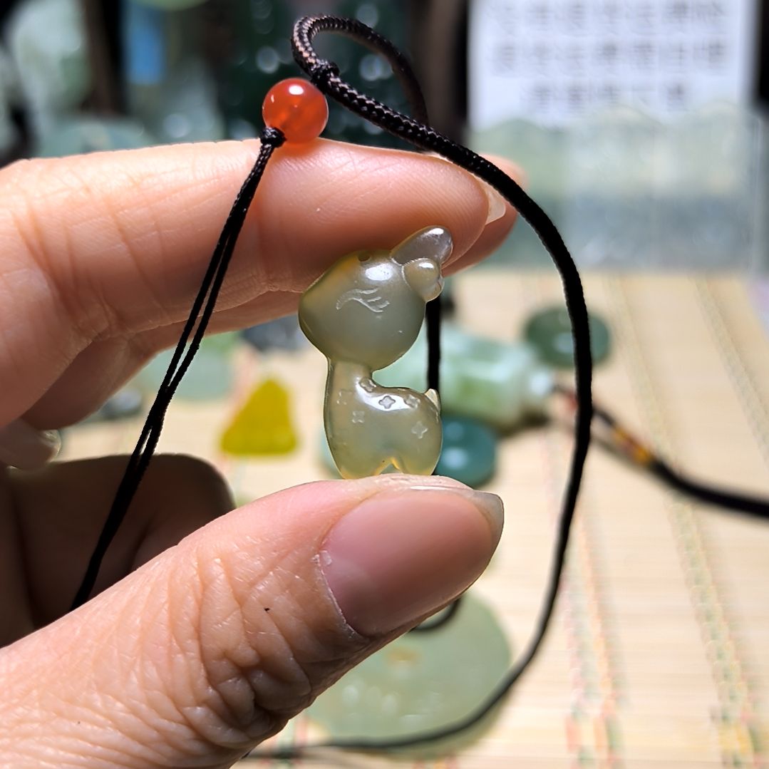 岫玉吊坠(不含链)未镶嵌