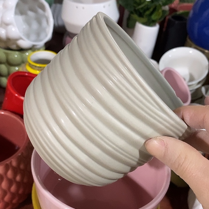 陶盆有孔 瑕疵针孔漏釉介意勿拍外口 12外高10