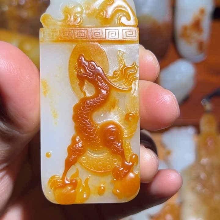 糟***忆和田玉未镶嵌颈饰