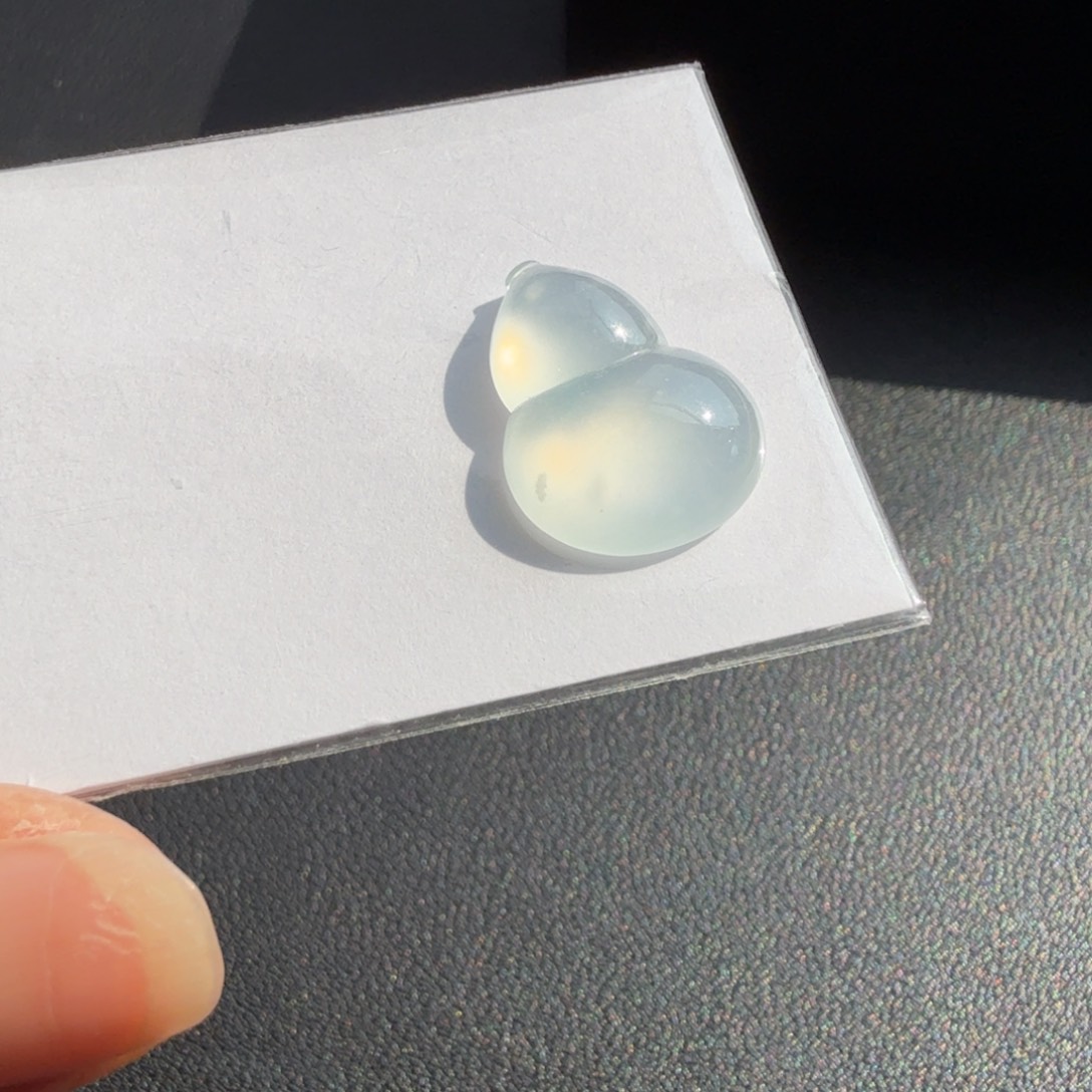 翡翠未镶嵌颈饰葫芦