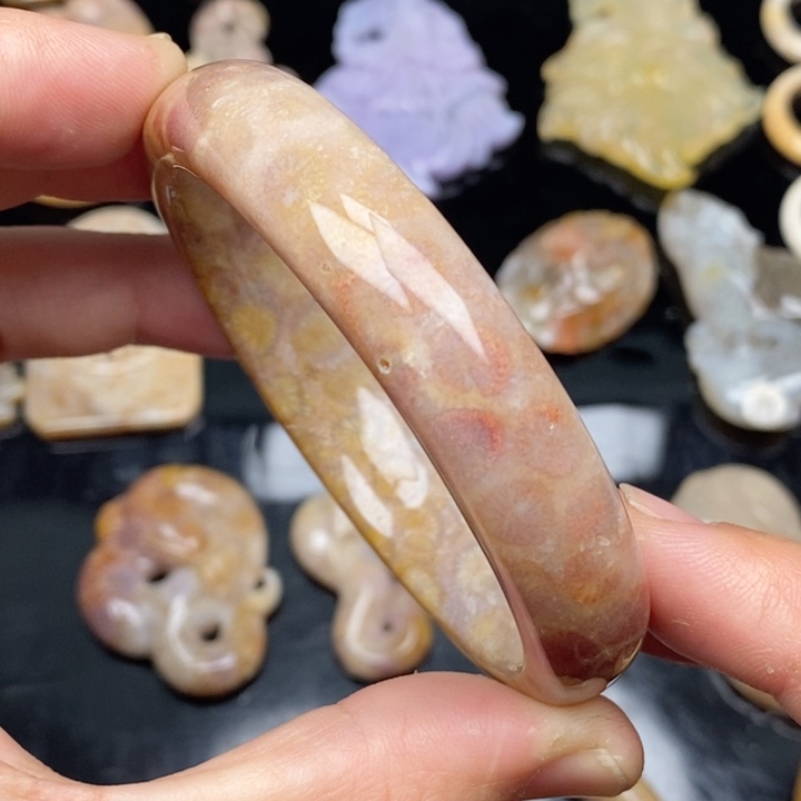 硅化珊瑚（珊瑚玉）手镯未镶嵌56