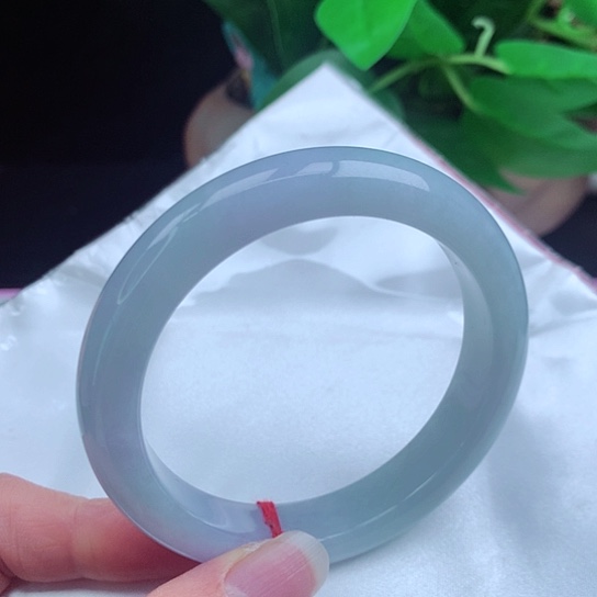 翡翠手镯未镶嵌      正圈57+ 冰蓝紫