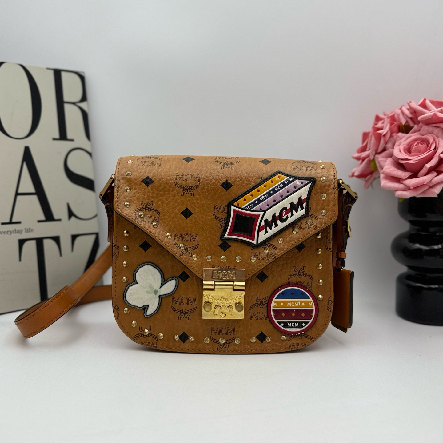 95新 MCM MCM/MCM xy 9423干邑色涂鸦款马鞍包 21x18