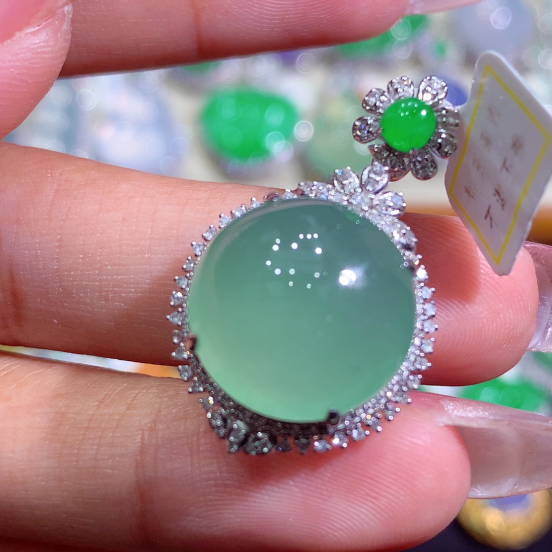 翡翠18K金镶嵌吊坠(不含链)