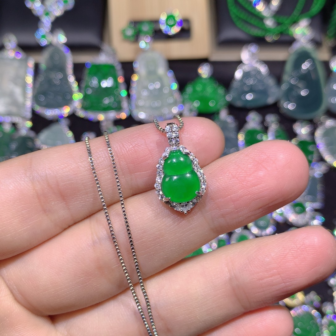 翡翠银S925镶嵌吊坠(赠链)