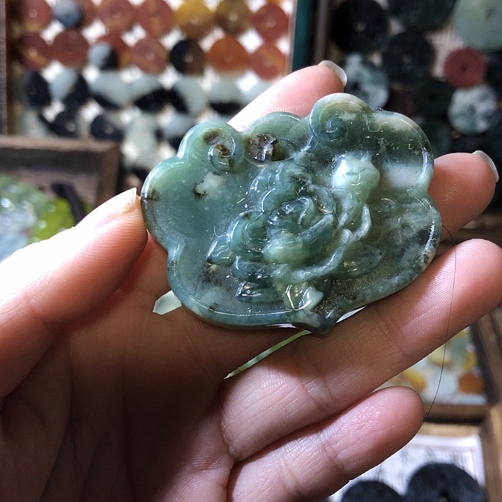 岫玉岫玉挂件未镶嵌