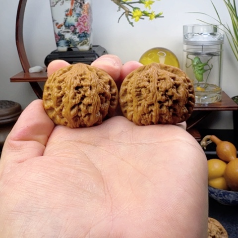 文玩核桃吊坠大粗筋