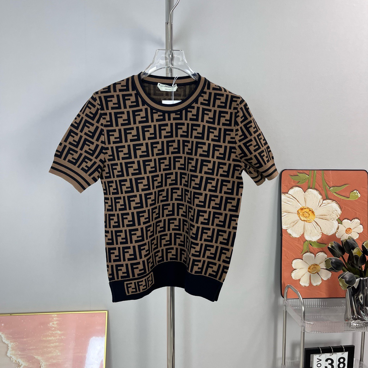 99新 FENDI/芬迪  专柜价9500 棕色 满印 短袖 99新 40码 A6172