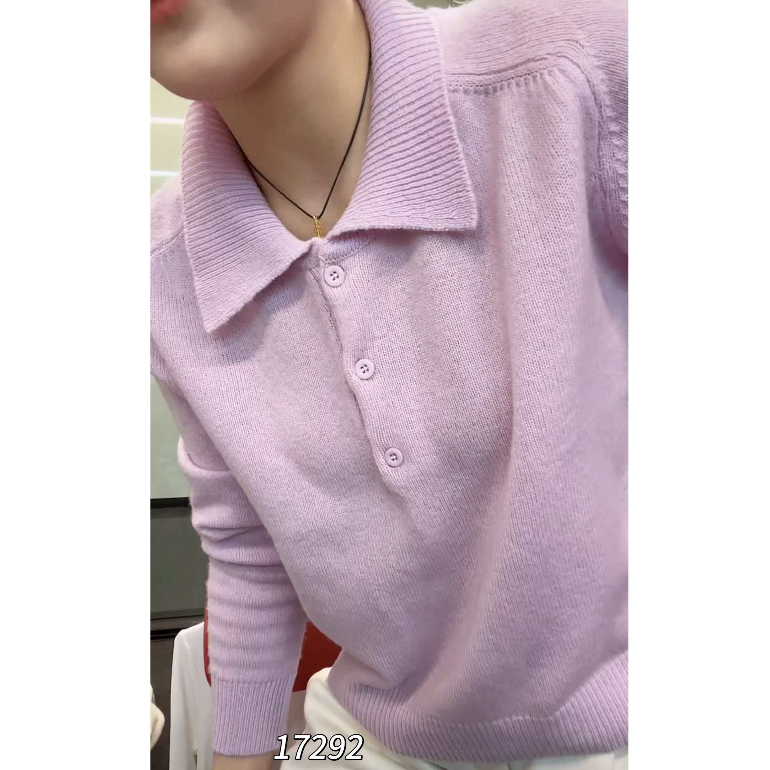 17292 CHUXUN（部无水洗唛介意慎拍)翻领三粒扣长袖针织衫