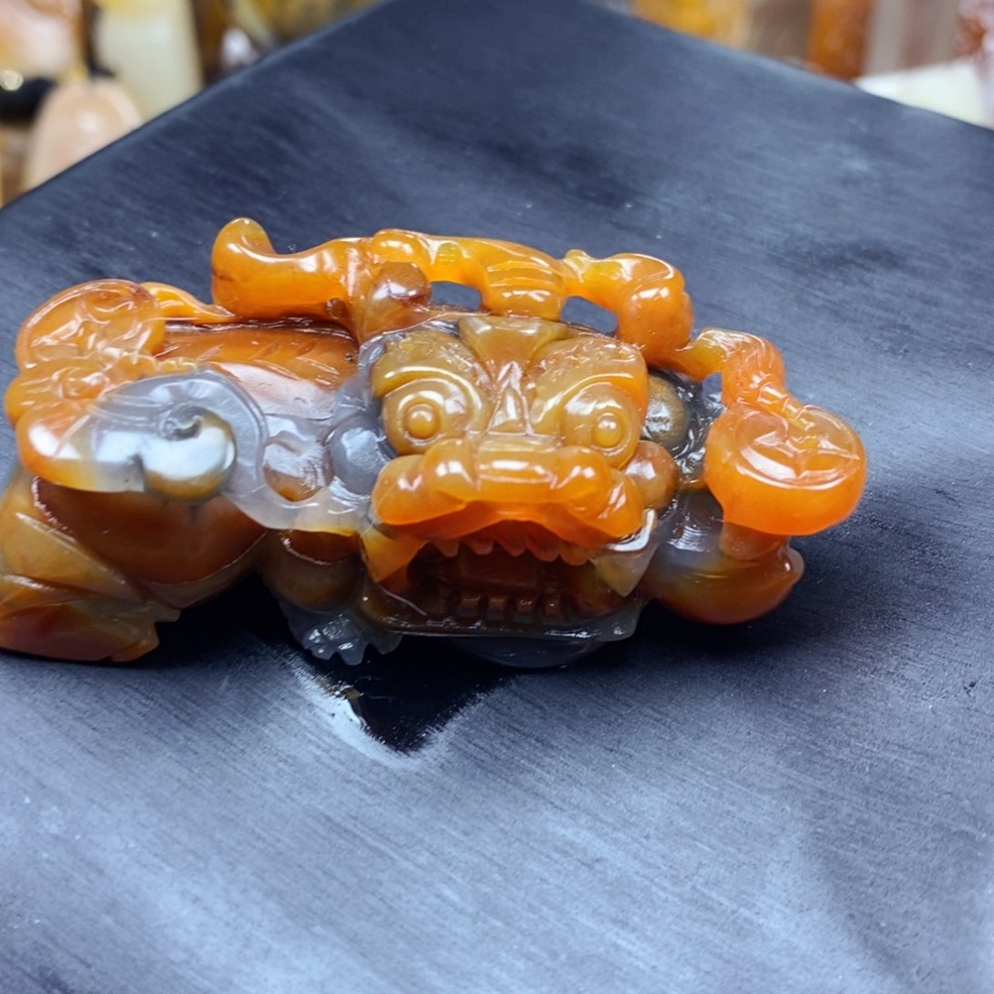 石英质玉（黄龙玉）颈饰未镶嵌