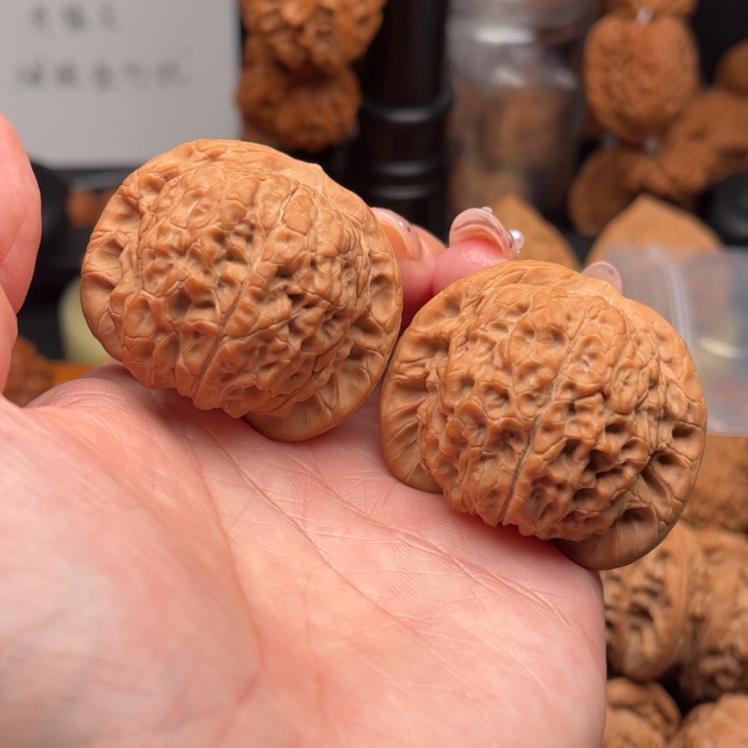 用***8核桃把件血麒麟42
