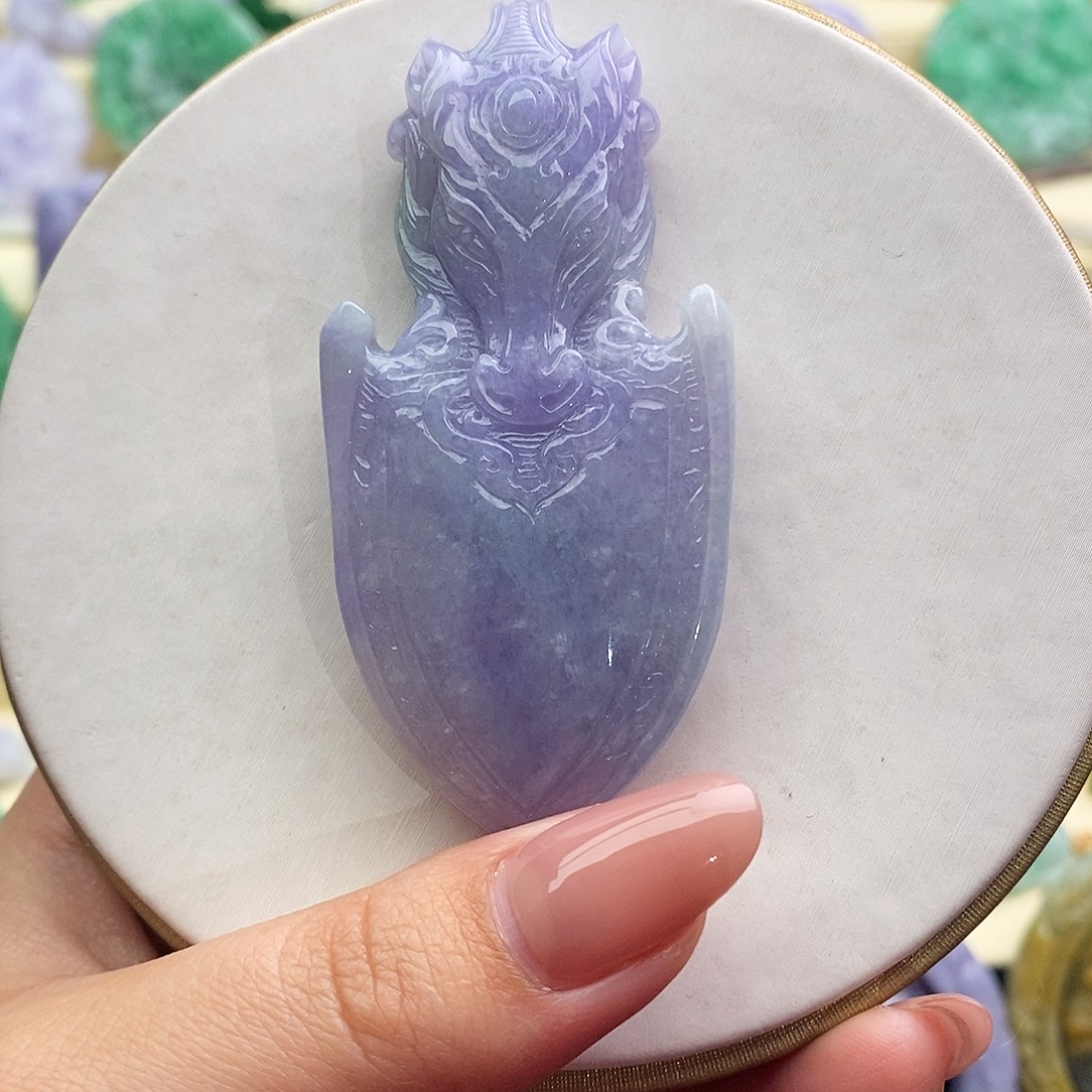 翡翠未镶嵌吊坠(赠链)