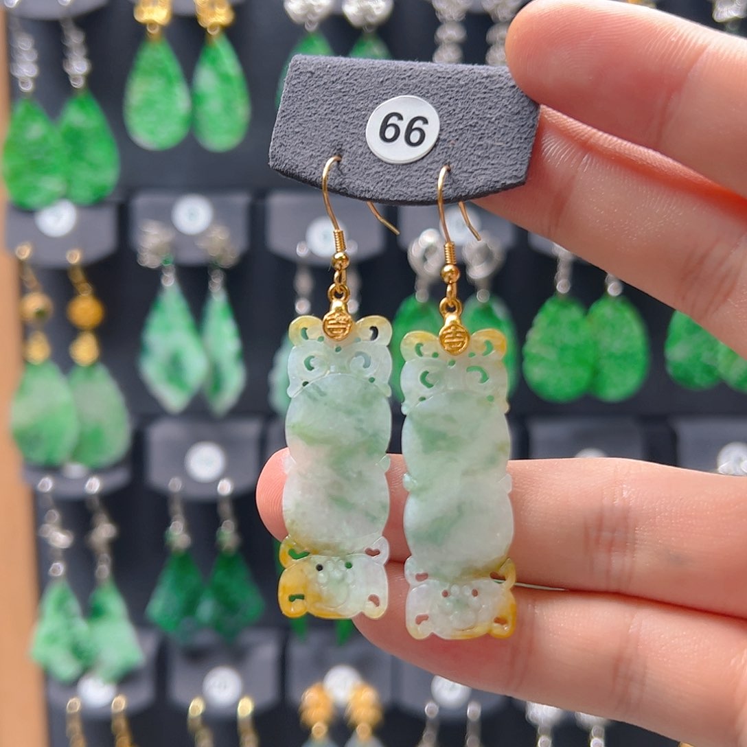 未镶嵌翡翠耳饰翡翠