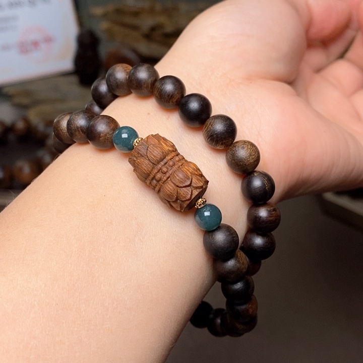 手串沉香越南星空富森红土0.8➕白棋莲花沉香木雕设计