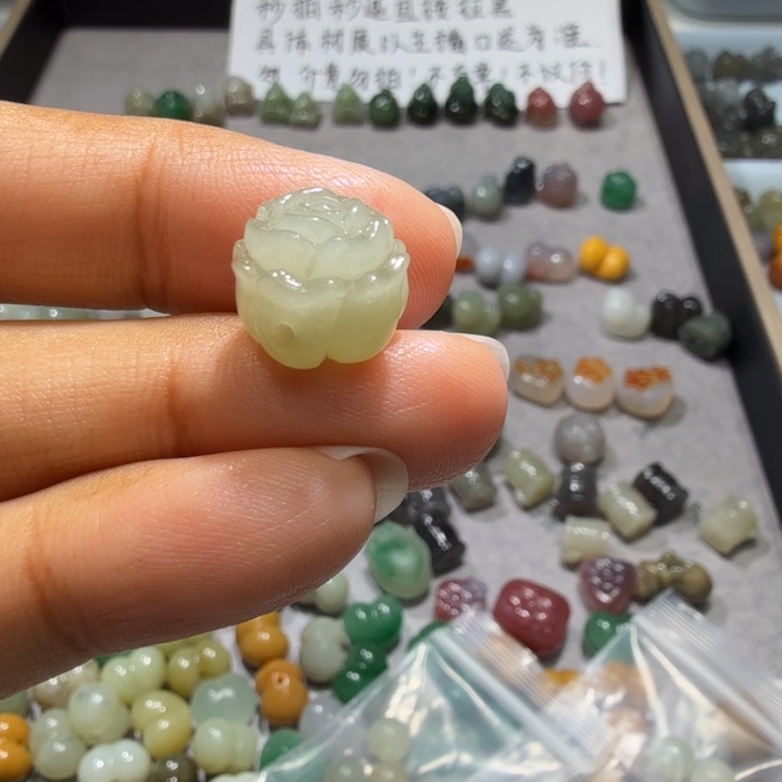 和田玉未镶嵌珠宝半成品