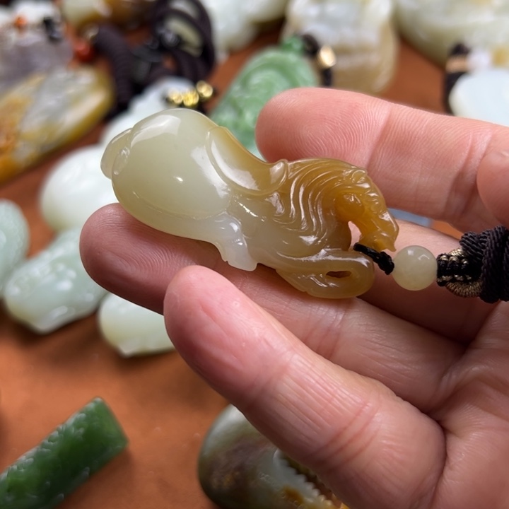 未镶嵌和田玉挂件