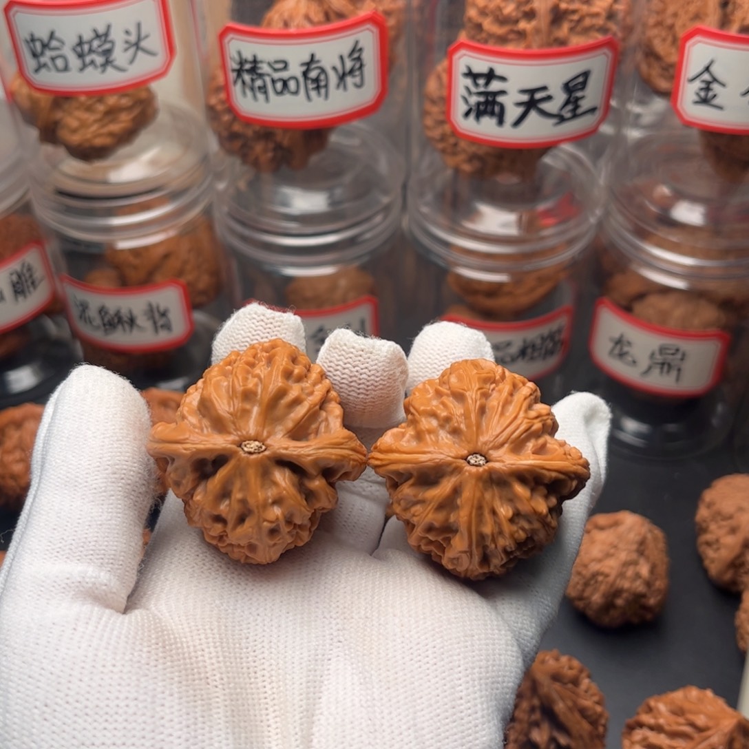 佛***丶把件文玩核桃41红锦鲤