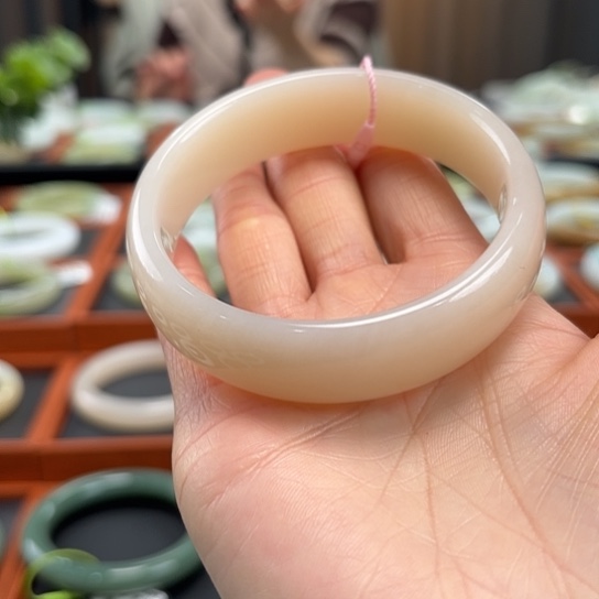 和田玉手镯卡63未镶嵌