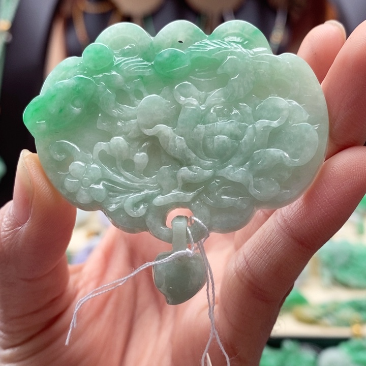 翡翠颈饰未镶嵌翡翠吊坠