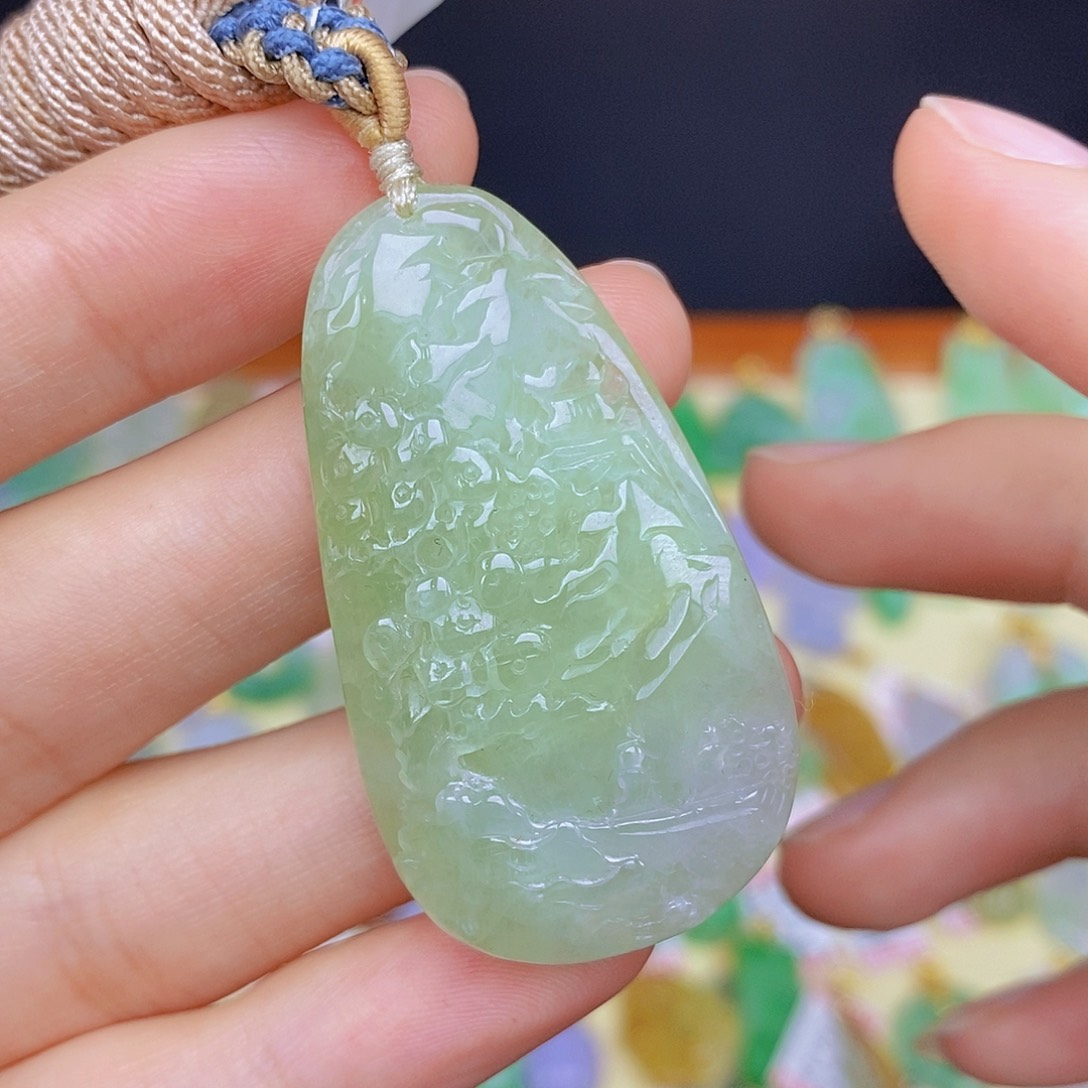翡翠颈饰未镶嵌翡翠