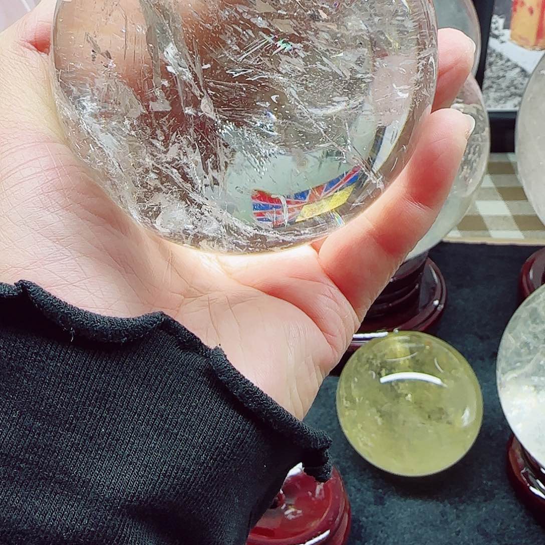 未镶嵌珠宝半成品水晶B****?