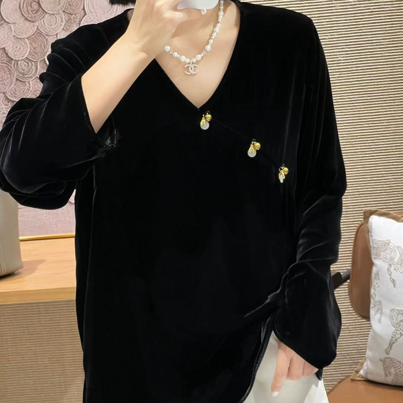 【大表姐主推】（钉扣丝绒上衣）高端 V领国风醋酸丝绒上衣女