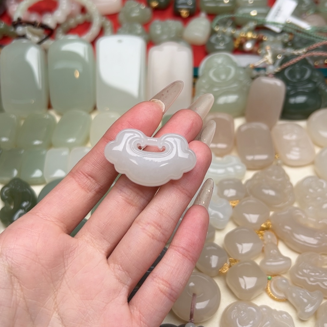 和田玉颈饰未镶嵌?**?