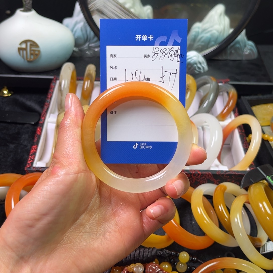 石英质玉（黄龙玉）手镯未镶嵌岁****~