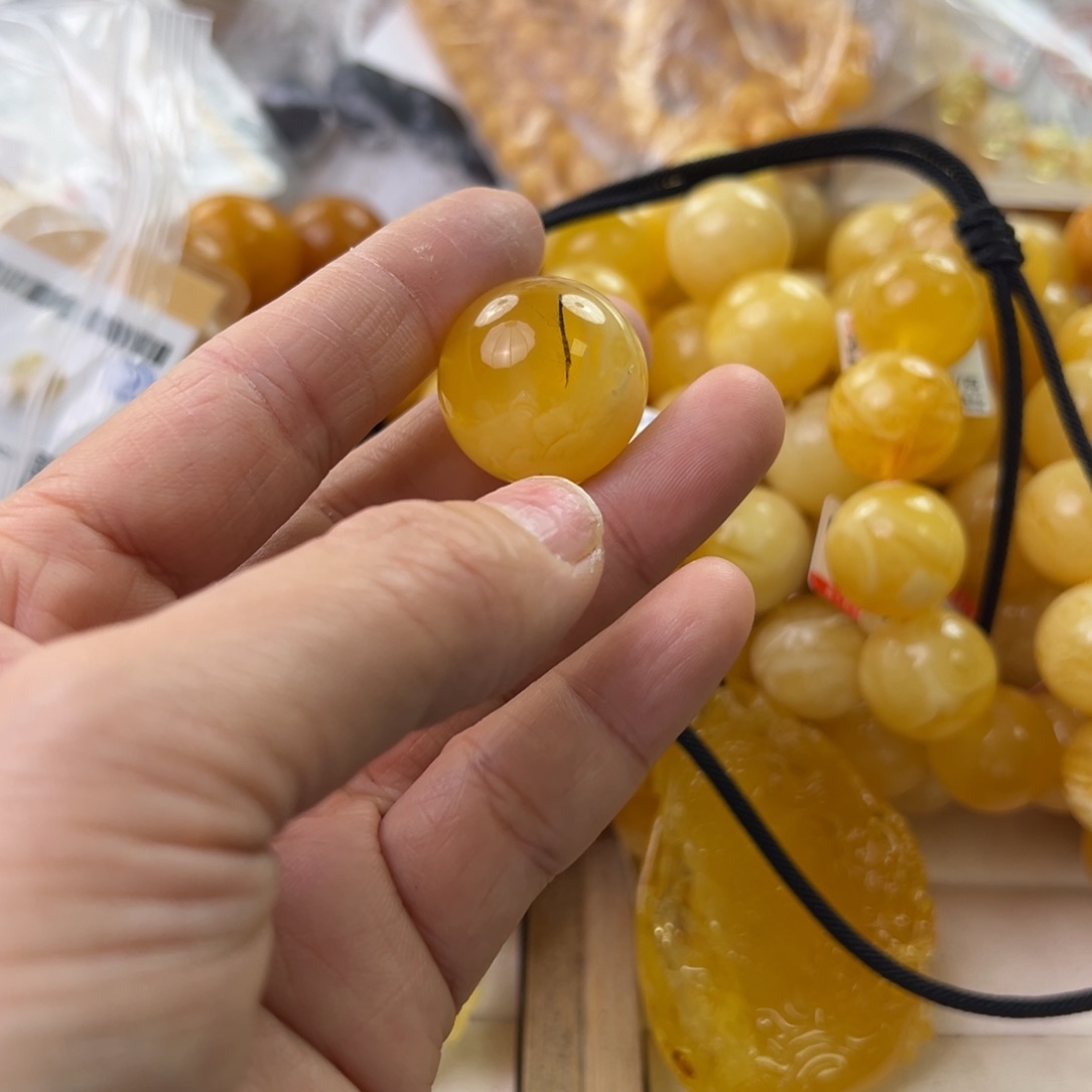 琥珀珠宝奇石未镶嵌