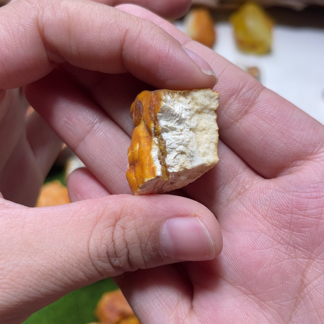 定制琥珀天然原矿