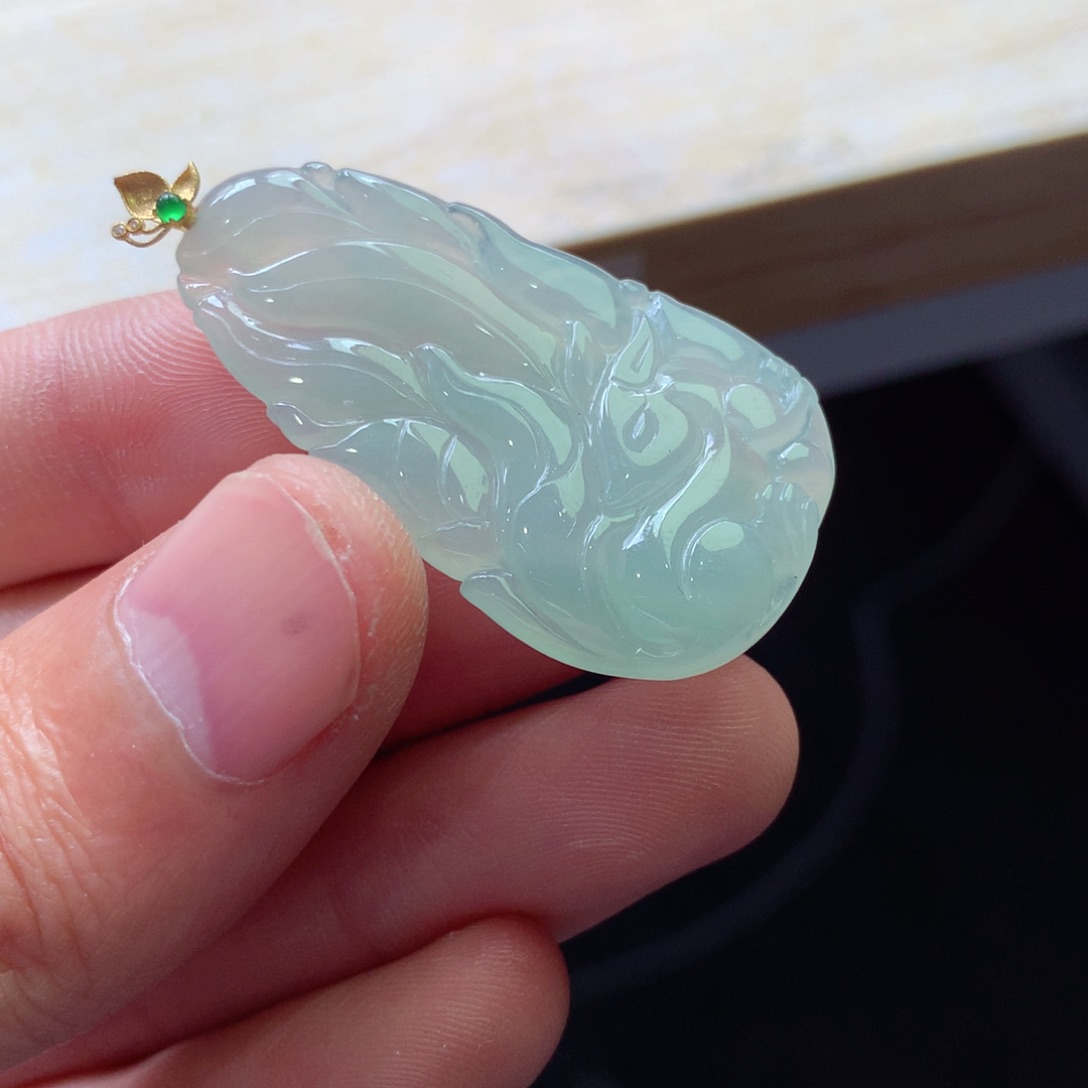 翡翠颈饰18K金镶嵌吊坠