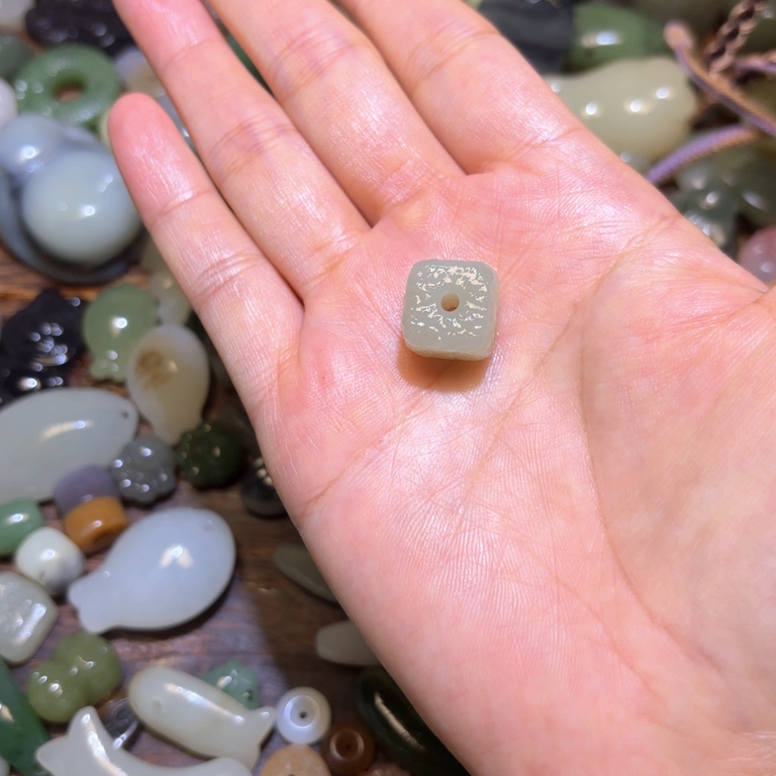 和田玉未镶嵌珠宝半成品