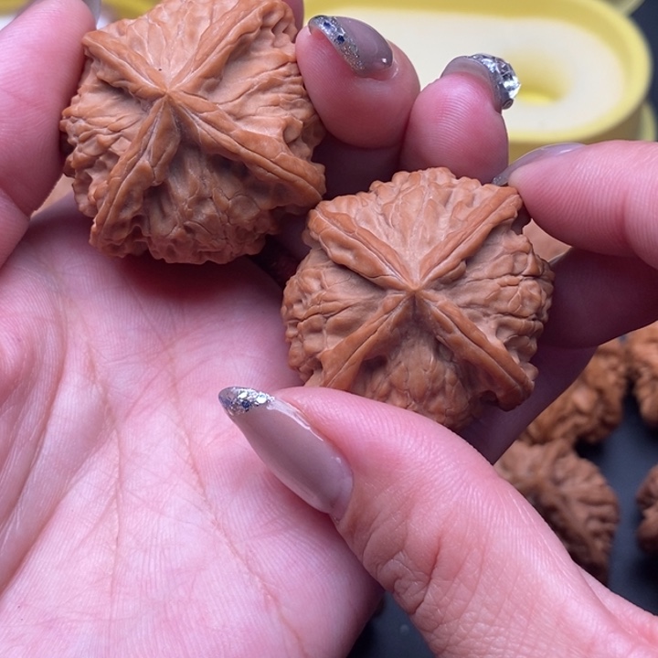 文玩核桃吊坠B**s四棱