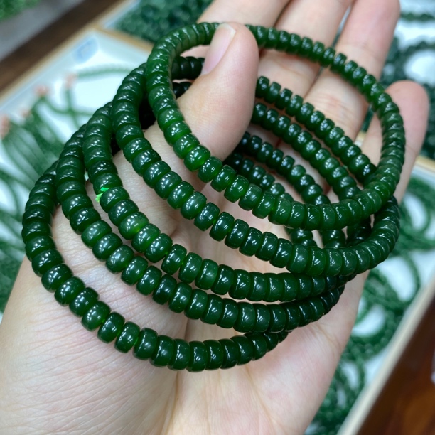 和田玉手串碧玉手链女药片天然俄料绿色珠链圆珠直切菠菜绿男女