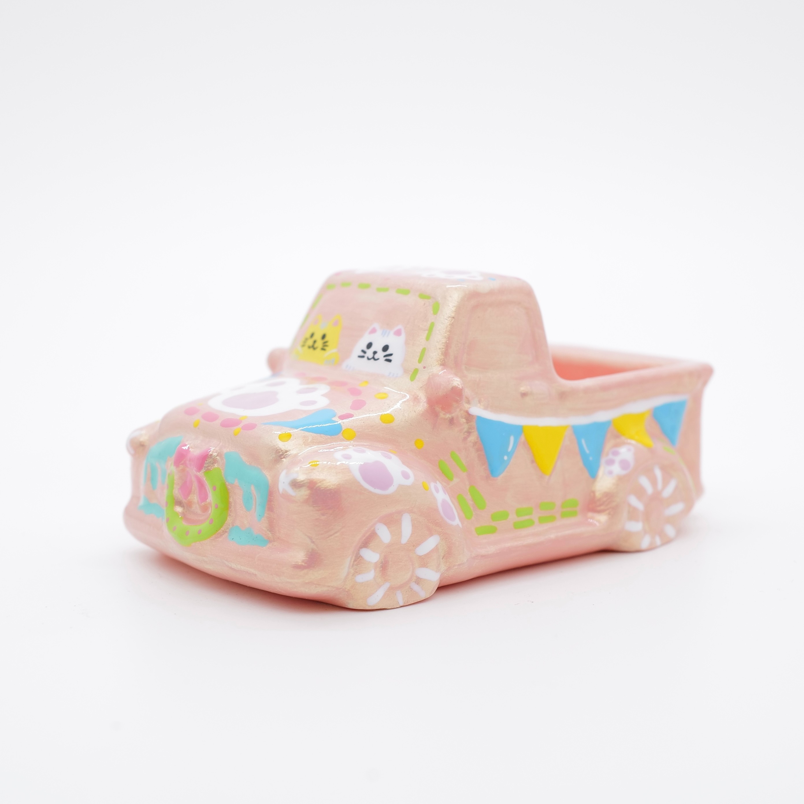 PM 王甜心工作室《小汽车》石膏作品，仅一件（非王甜心本人绘画）