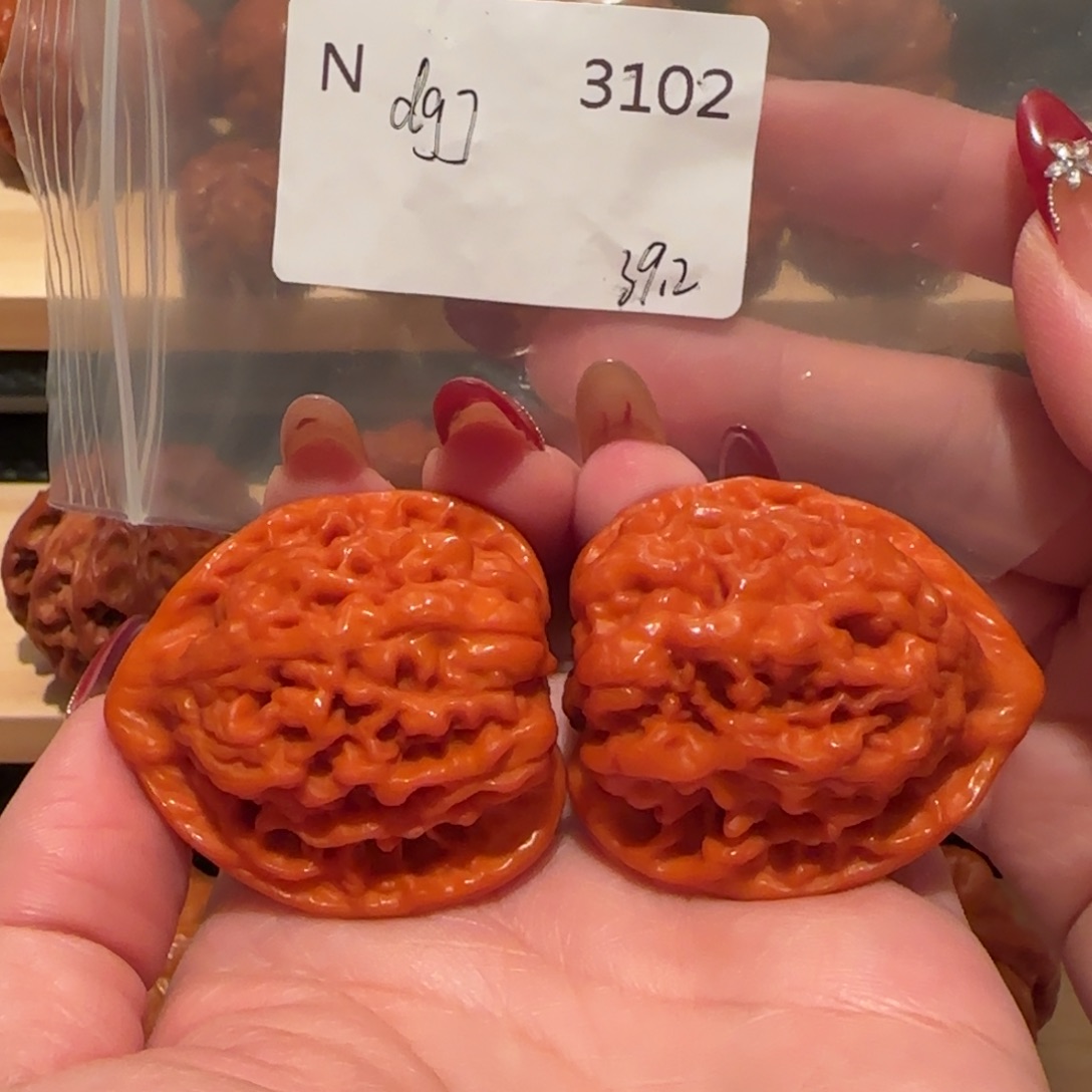 S***m文玩核桃吊坠玉化官帽39精品3102