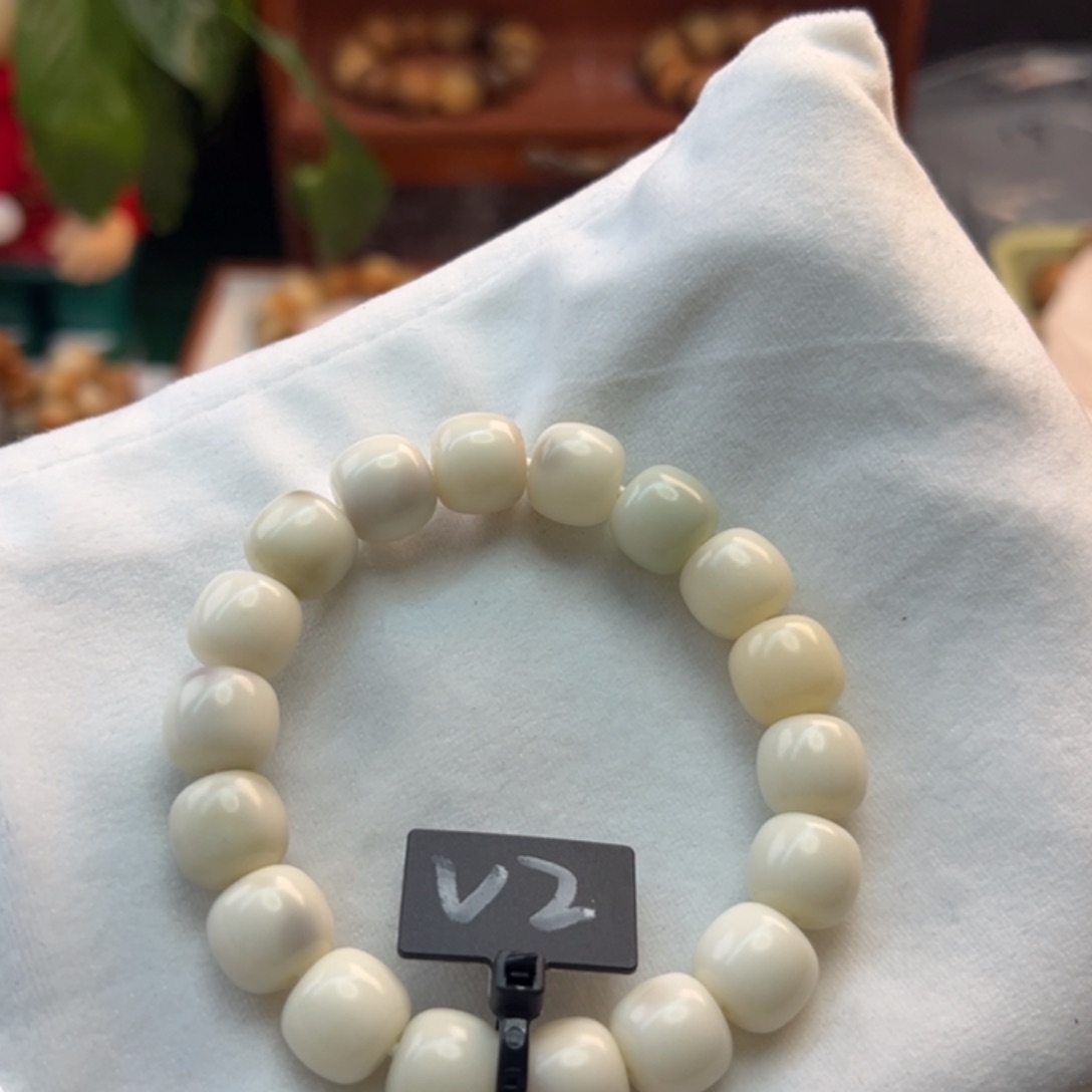 菩提根/象牙果手串卡13桶珠奶白微瑕2