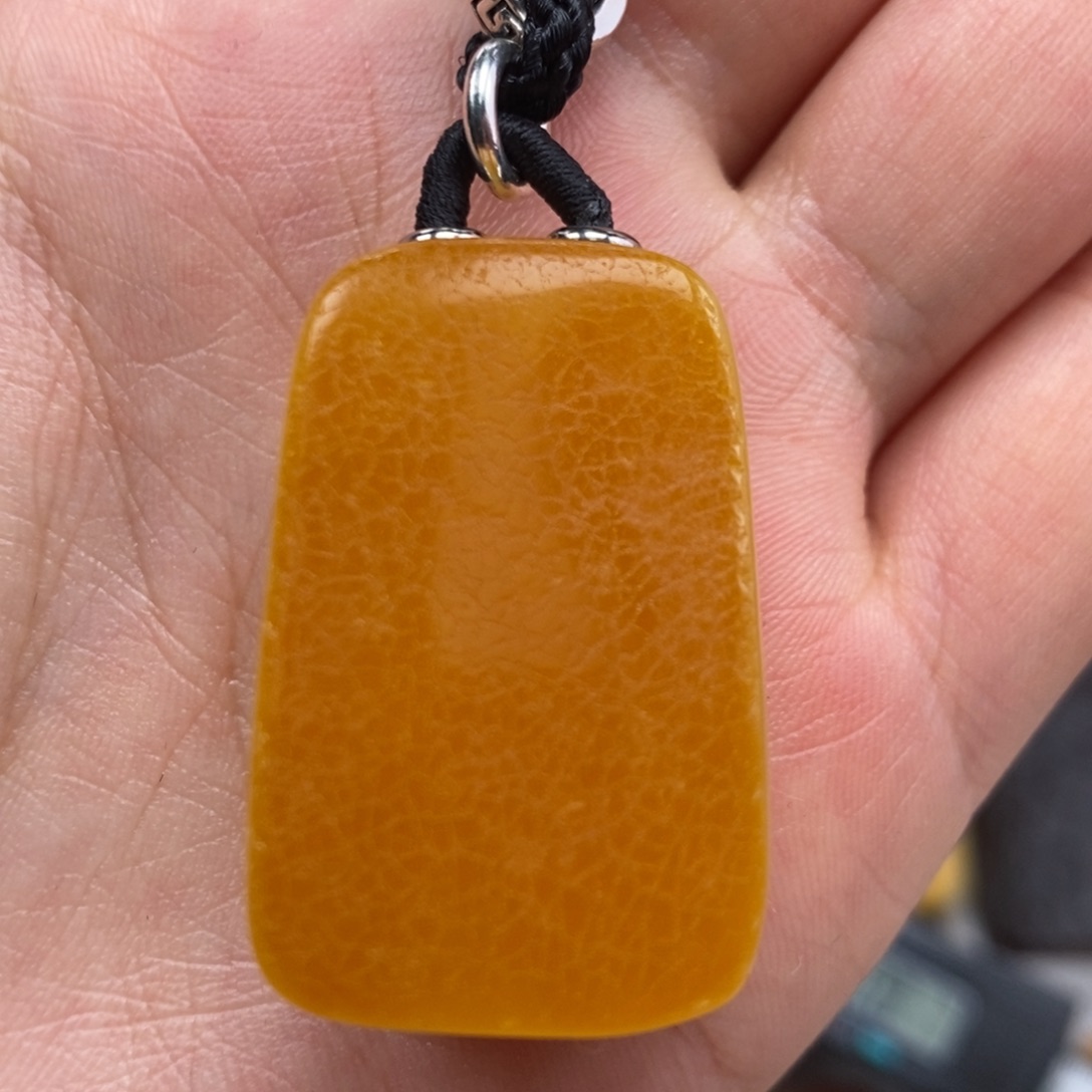 琥珀吊坠(赠链)未镶嵌